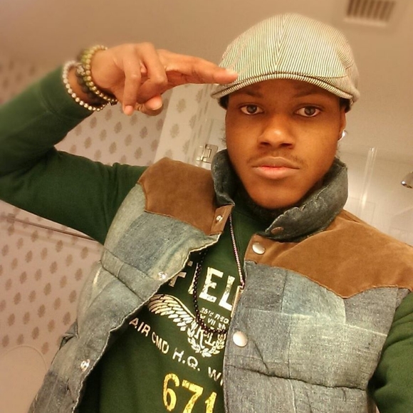 Confident's - Picture 14 of 15